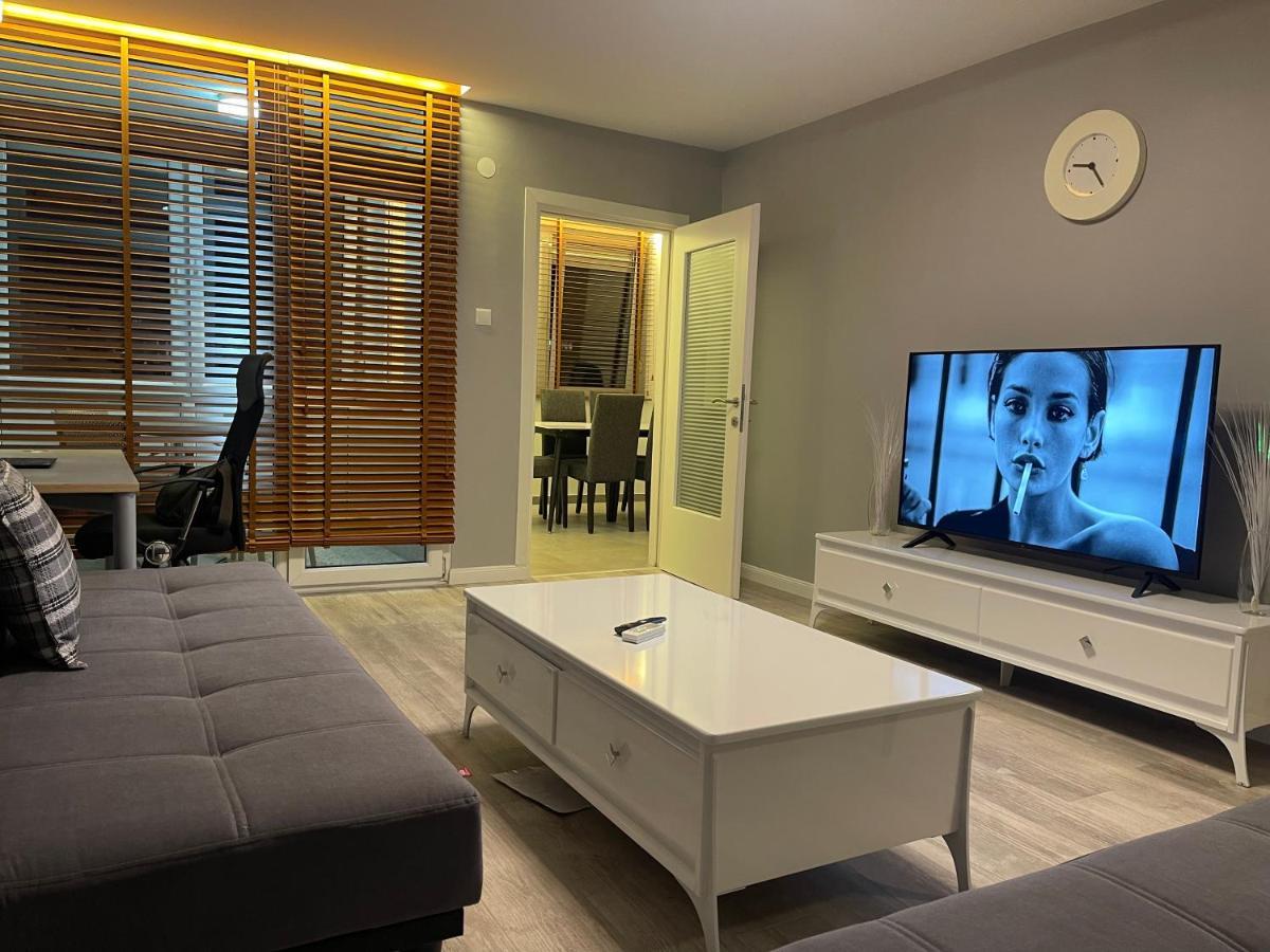 Idealapartments Llc 4 พริสตีนา ภายนอก รูปภาพ